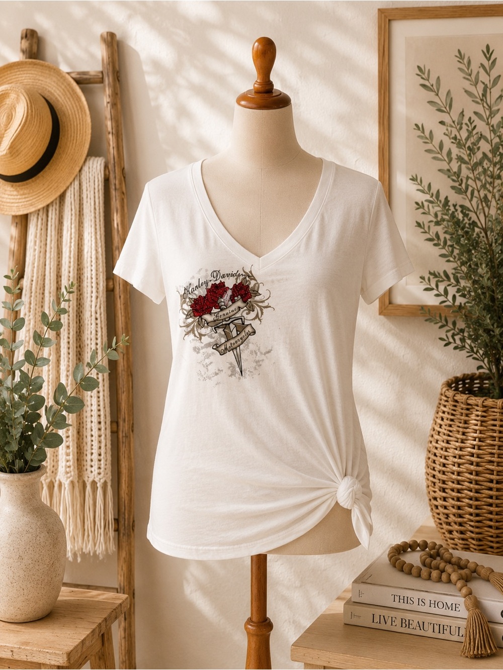 Harley Davidson Wildcat Graphic Tee Size L White Wings Roses - Picture 2 of 11
